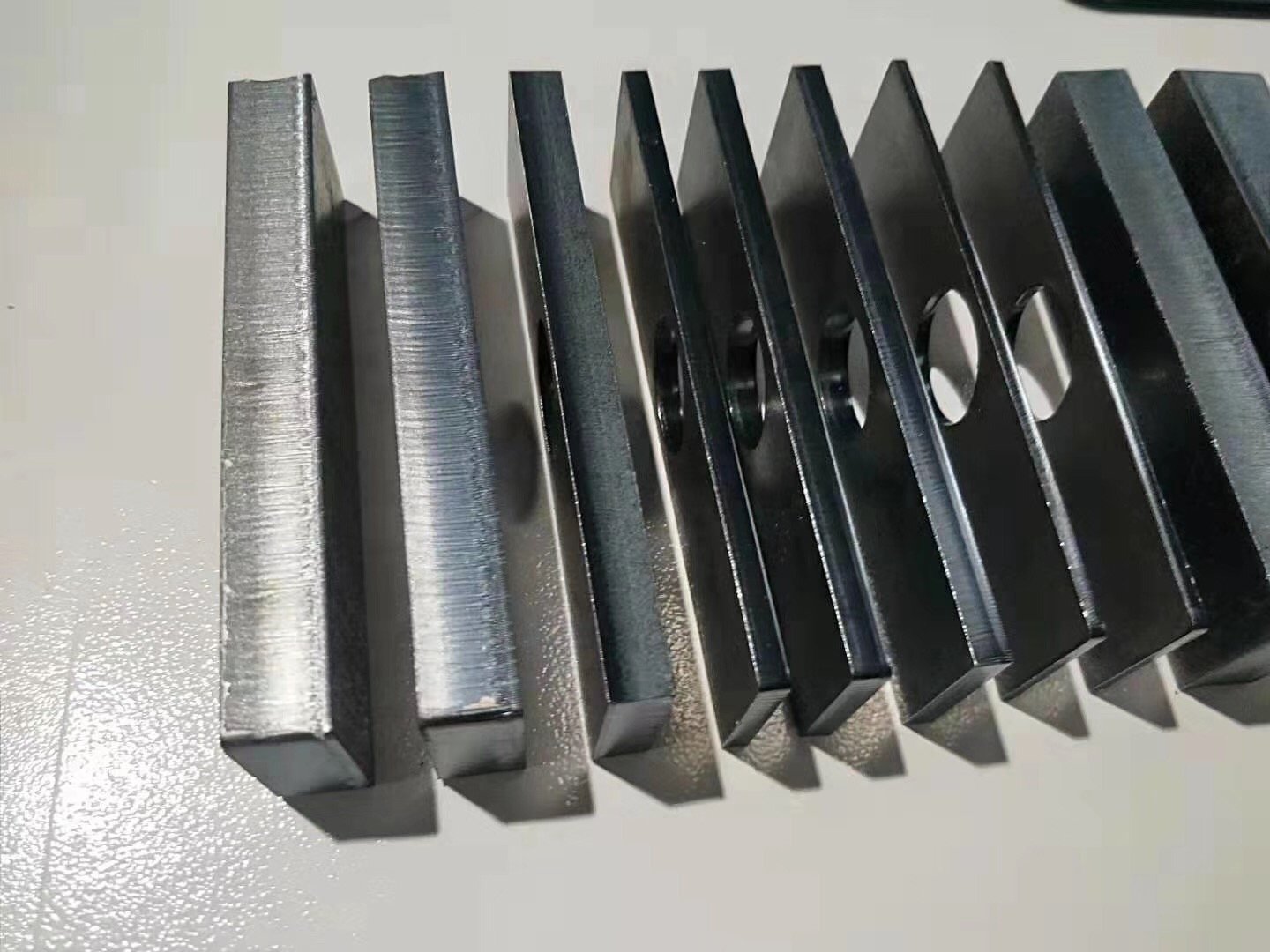 Machining workpieces